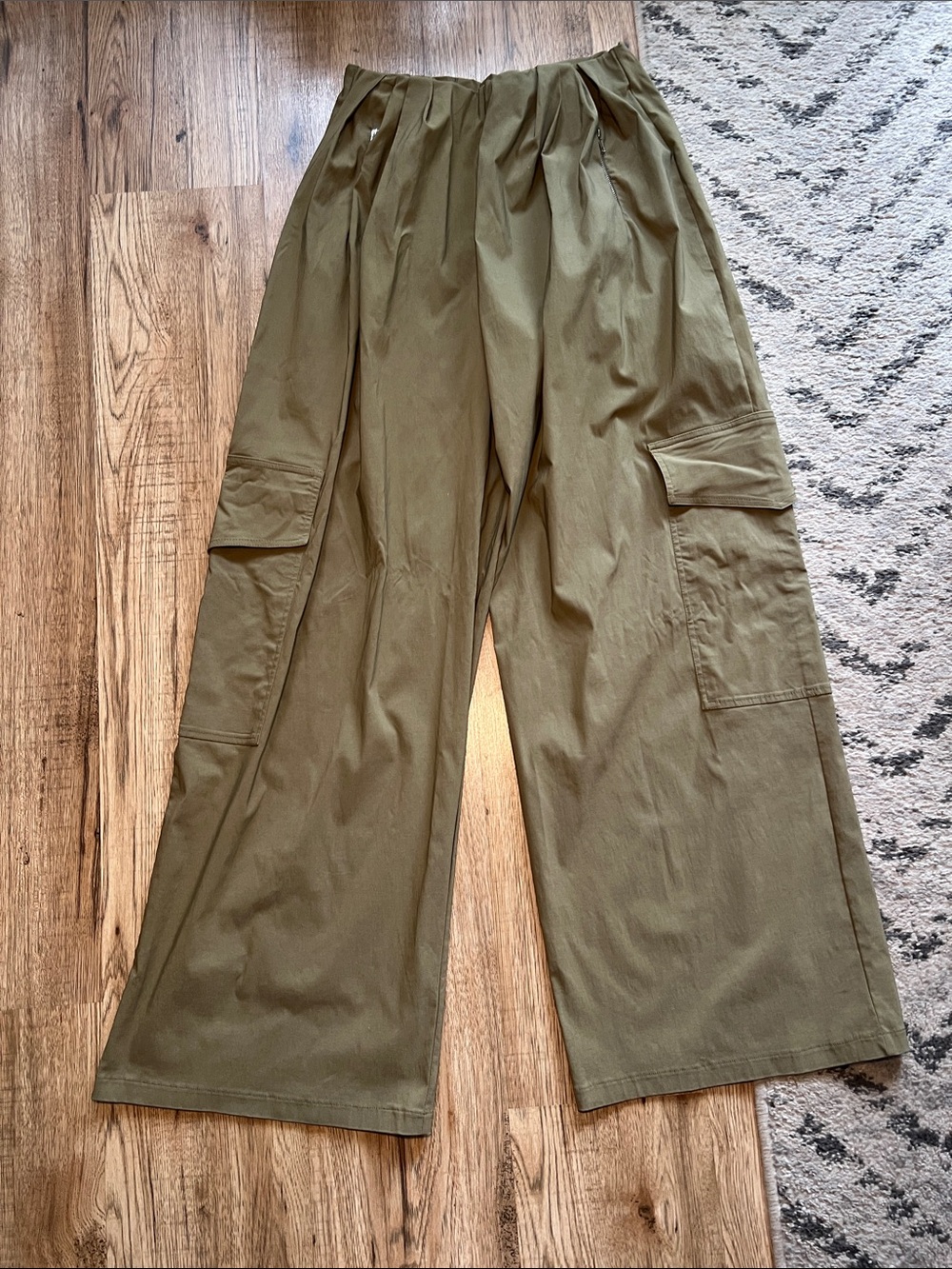 NEW! Zara Wide-Leg Cargo Pants in Olive ๐ซ Size M - Picture 2 of 8